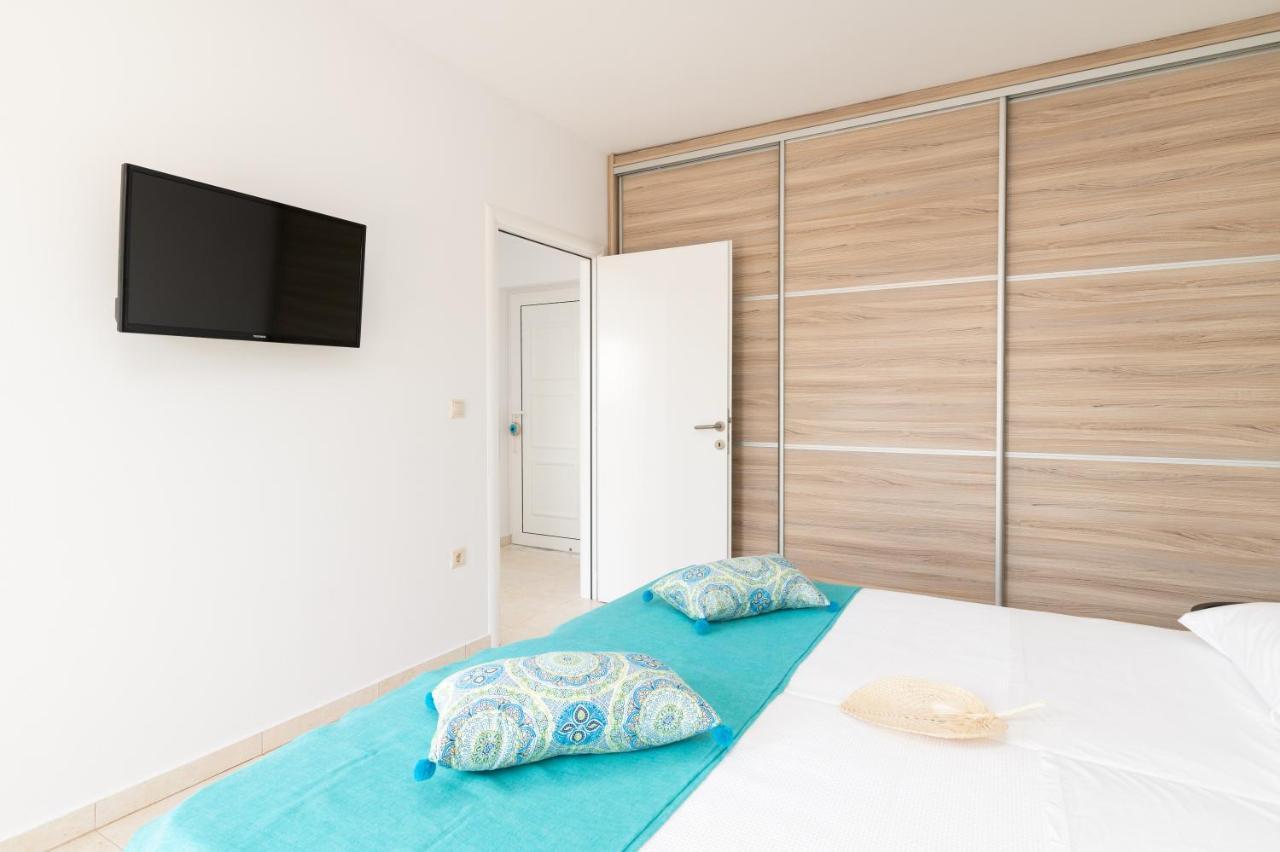 Lungo Mare Apartment เกนนาดี ภายนอก รูปภาพ