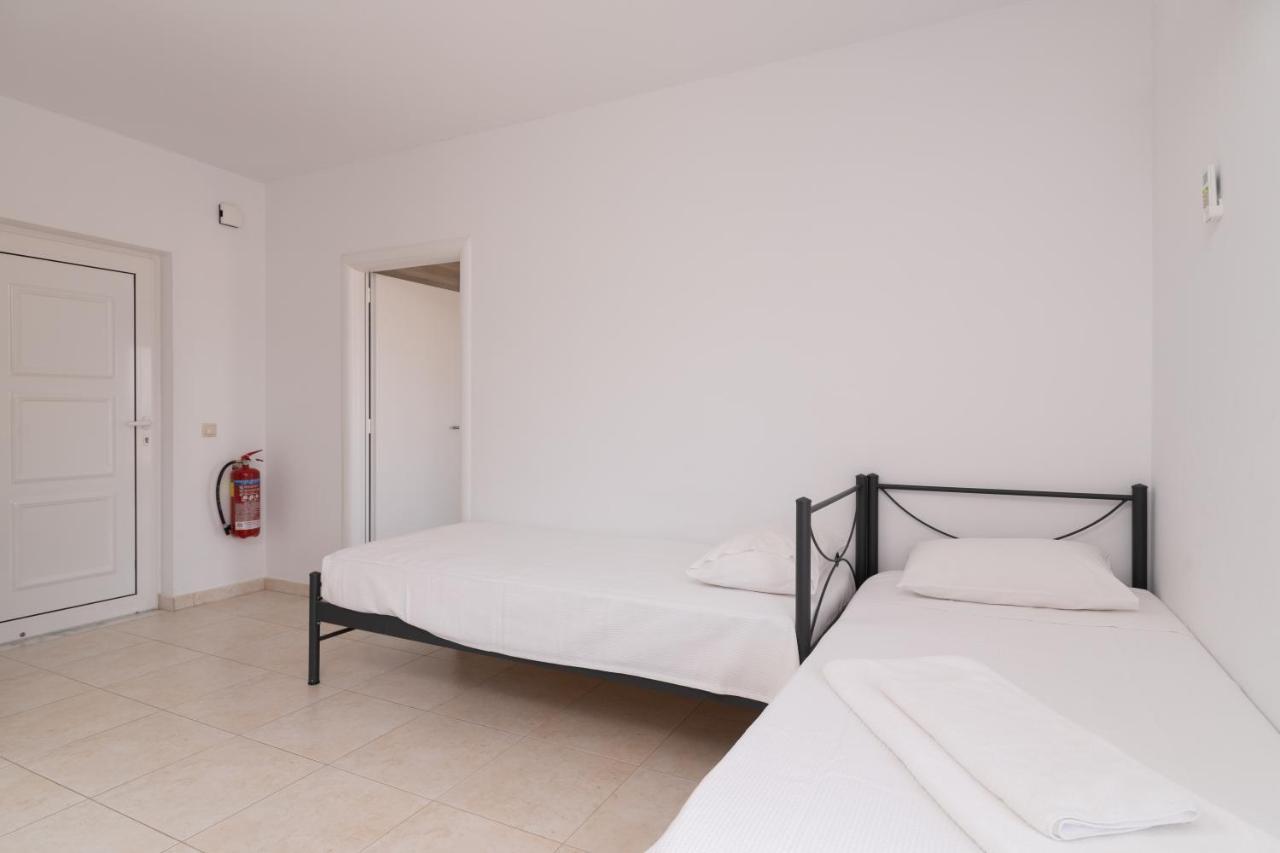 Lungo Mare Apartment เกนนาดี ภายนอก รูปภาพ