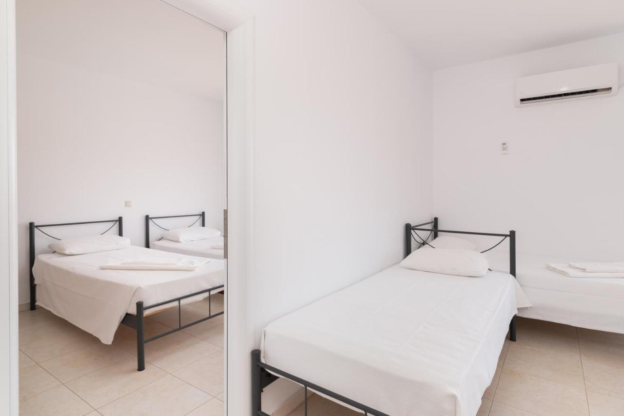 Lungo Mare Apartment เกนนาดี ภายนอก รูปภาพ