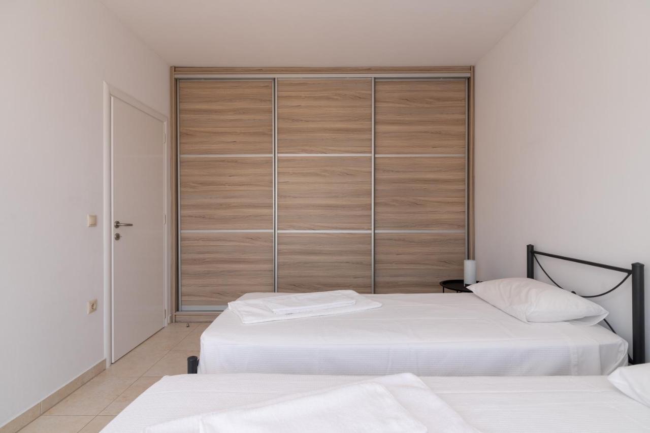 Lungo Mare Apartment เกนนาดี ภายนอก รูปภาพ